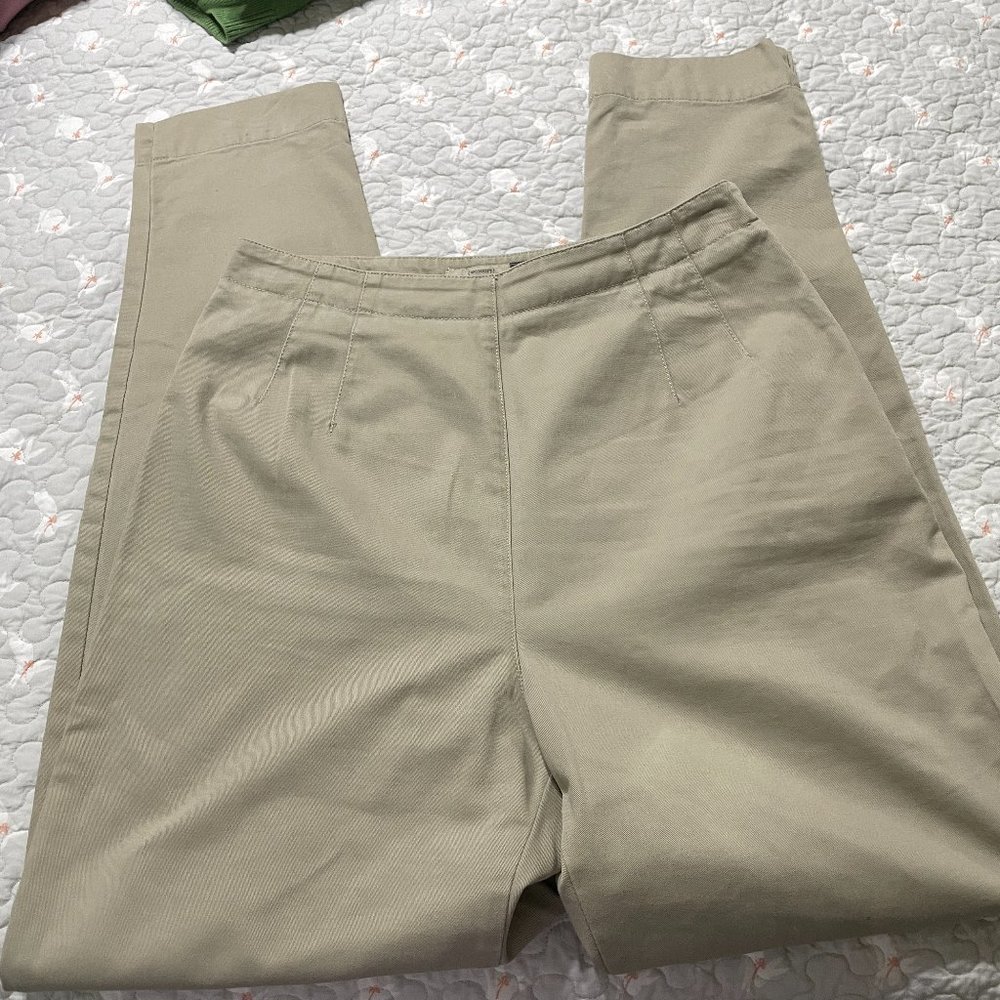 Gap Vintage Plain Front Tapered Leg Khakis Slim Fit Cigarette.  EUC  Sz 12